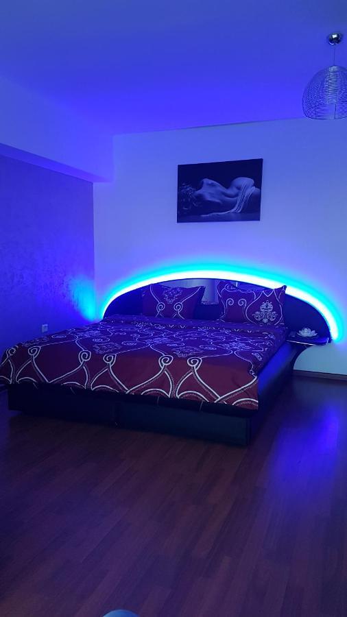 Relax 2 Central Apartment Bacau Ngoại thất bức ảnh